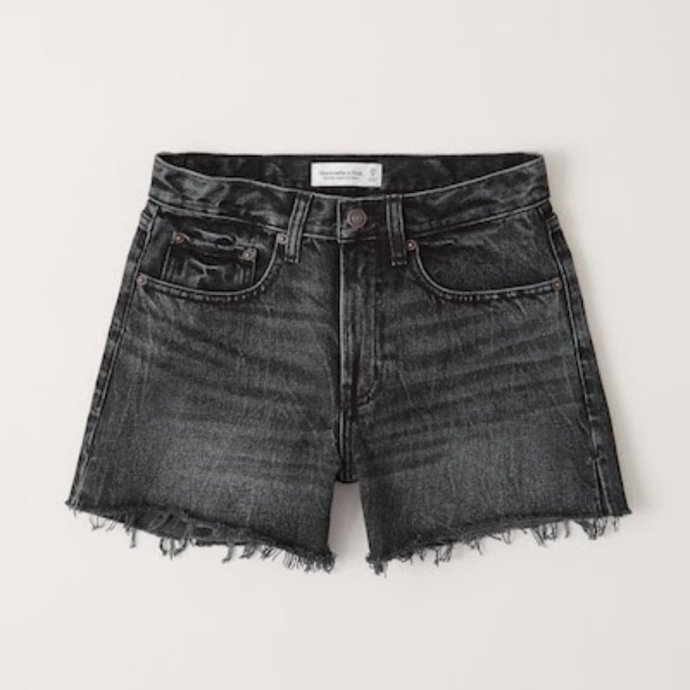 Abercrombie Mid Rise Boyfriend Shorts size 26/2